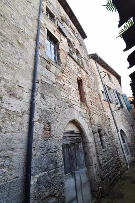 façade postérieure sur la rue Boneta Rescosta