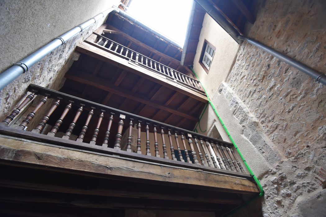 galeries sur la cour intérieure