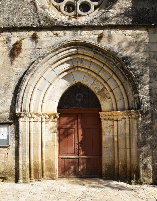 église, portail d’accès ouest