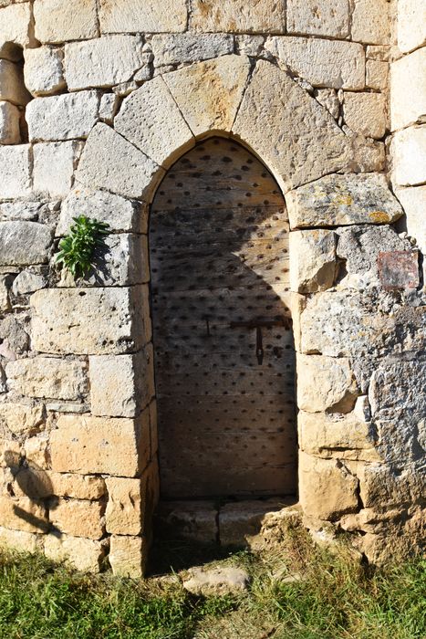 façade latérale sud, chapelle romane, porte d’accès