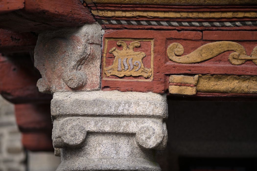 façade sur rue, détail d’un millésime