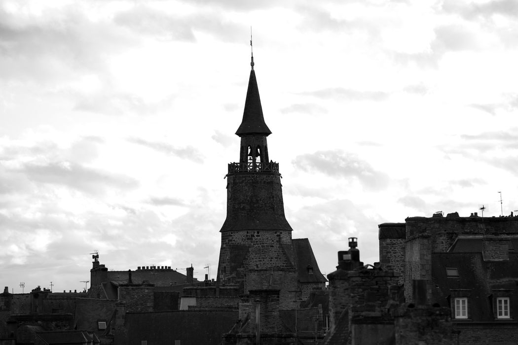 vue partielle de la tour