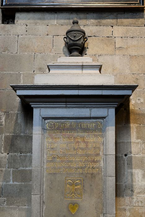 sarcophage, tombeau du coeur de du Guesclin, vue partielle