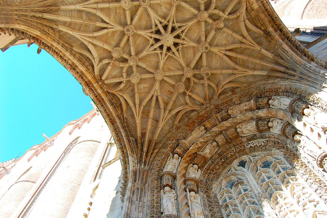 porche d’accès sud, vue partielle de la site