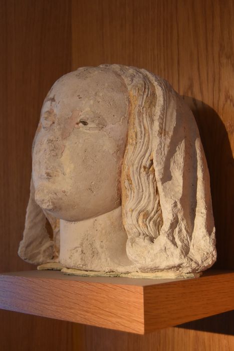 Fragment de statue : Tête de femme