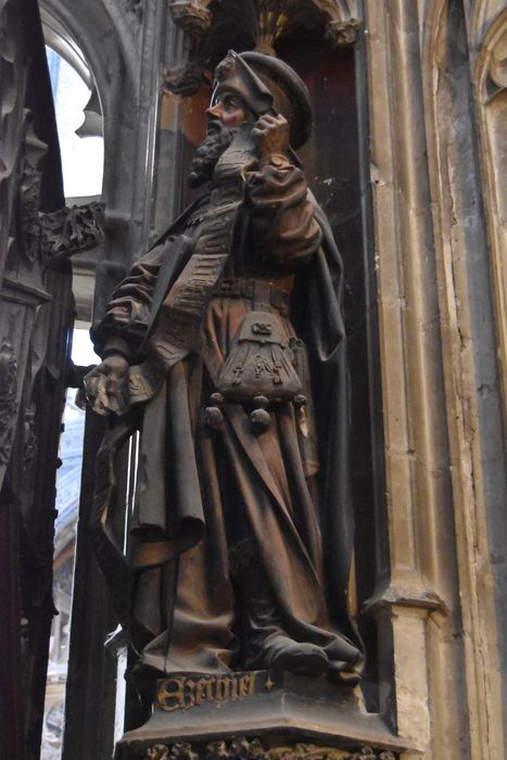 statue : Saint personnage