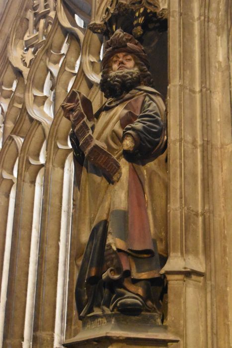 statue : Saint personnage