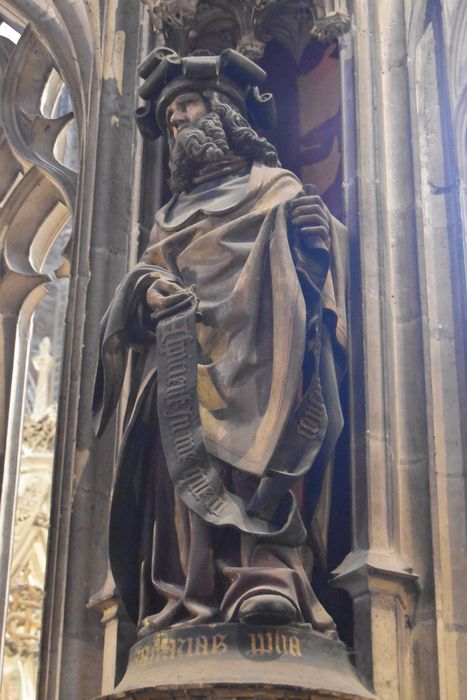 statue : Saint personnage