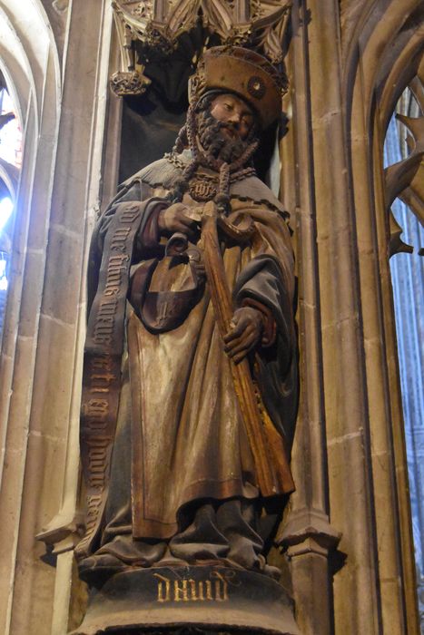 statue : Saint personnage