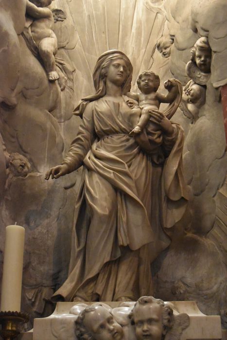 statue : Vierge à l’Enfant