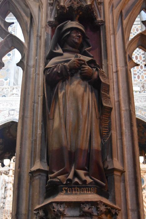 statue : Saint personnage