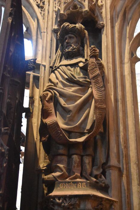 statue : Saint personnage