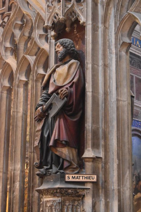 statue : Saint personnage