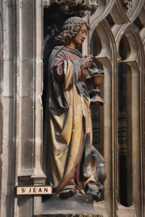 statue : Saint personnage