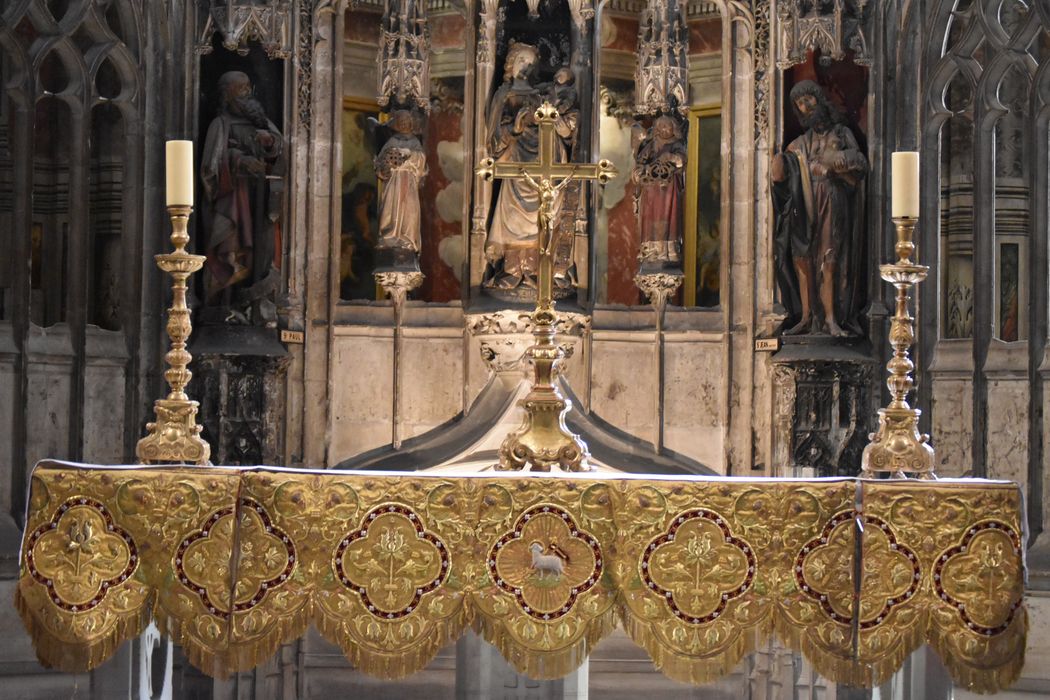 croix d’autel chandeliers