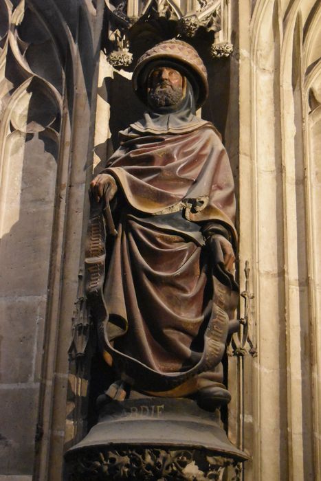 statue : Saint personnage