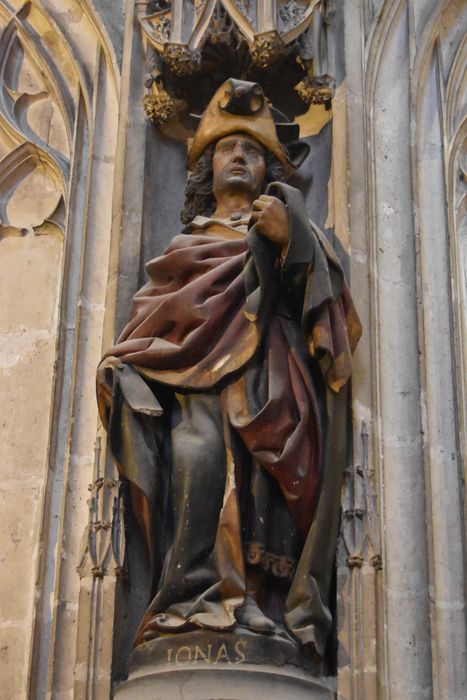 statue : Saint personnage