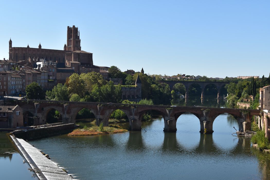 vue générale du pont depuis le pont du 22 août 1944 au Nord-Est