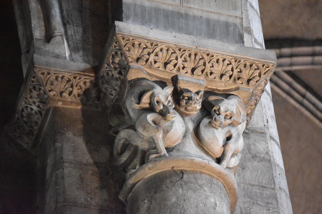 détail d’un chapiteau sculpté