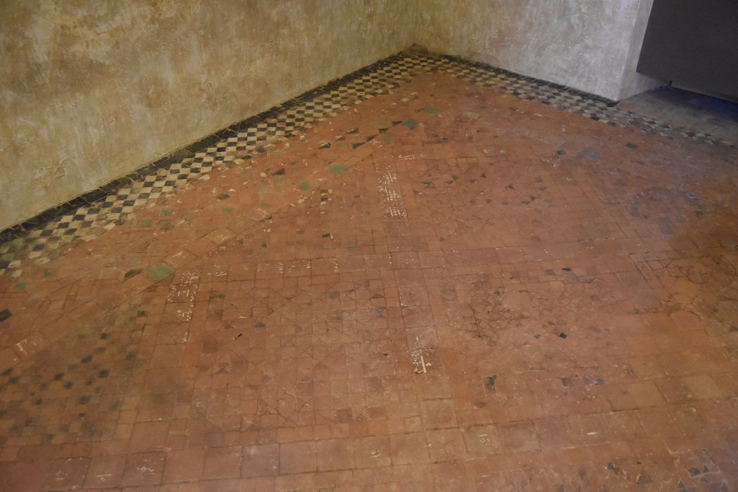 pièce non localisée, vue partielle