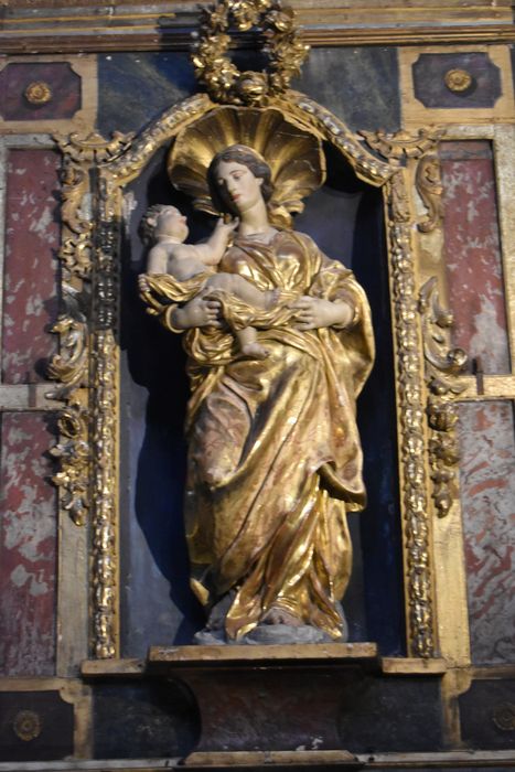 statue : Vierge à l’Enfant