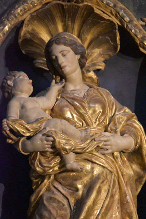 statue : Vierge à l’Enfant, vue partielle