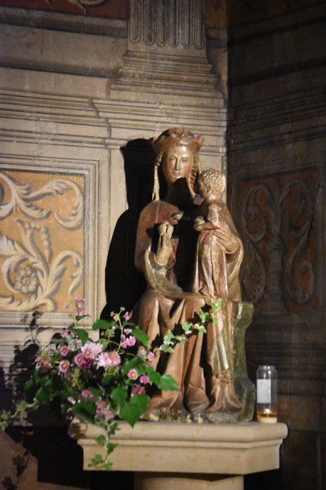 statue : Vierge à l’Enfant (Vierge assise)