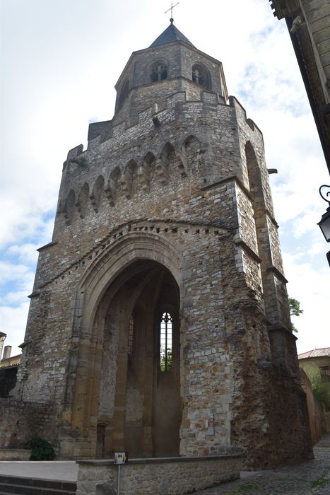 vue partielle des vestiges, clocher, élévation ouest