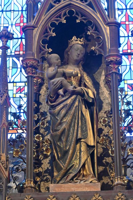 statue : Vierge à l’Enfant