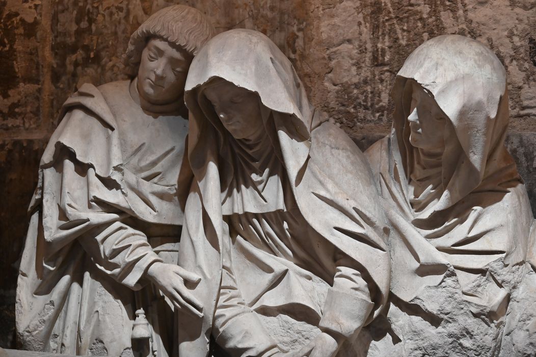 groupe sculpté : Mise au tombeau, vue partielle