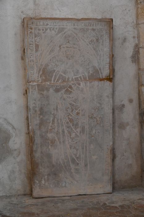 dalle funéraire d'Isabeau, femme de Guillaume Grisart