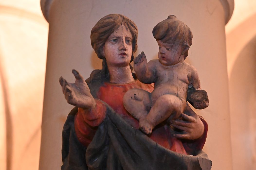 statue : Vierge à l’Enfant, vue partielle