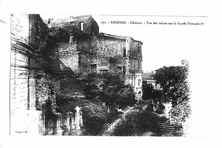 Vue des ruines sur la façade François 1er