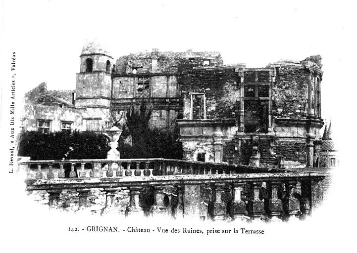 Vue des ruines prise de la terrasse