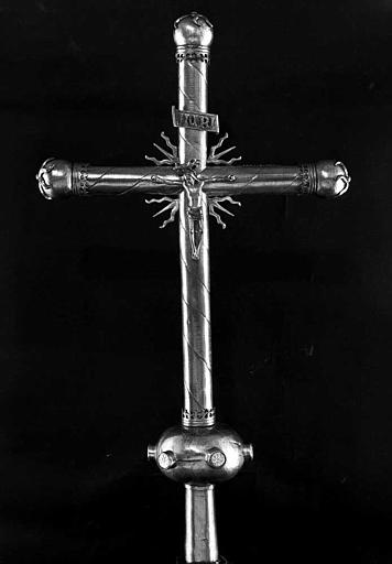 Croix processionnelle en cuivre argenté sur âme de bois (revers)