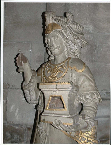 statue : saint Adrien, vue rapprochée