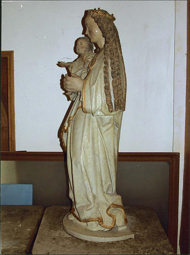 statue : Vierge à l'Enfant, côté gauche - © Ministère de la Culture (France), Médiathèque du patrimoine et de la photographie (objets mobiliers), tous droits réservés