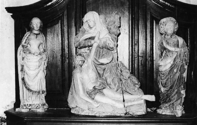 3 statues : Vierge de Pitié, Sainte Madeleine, Sainte Femme, bois