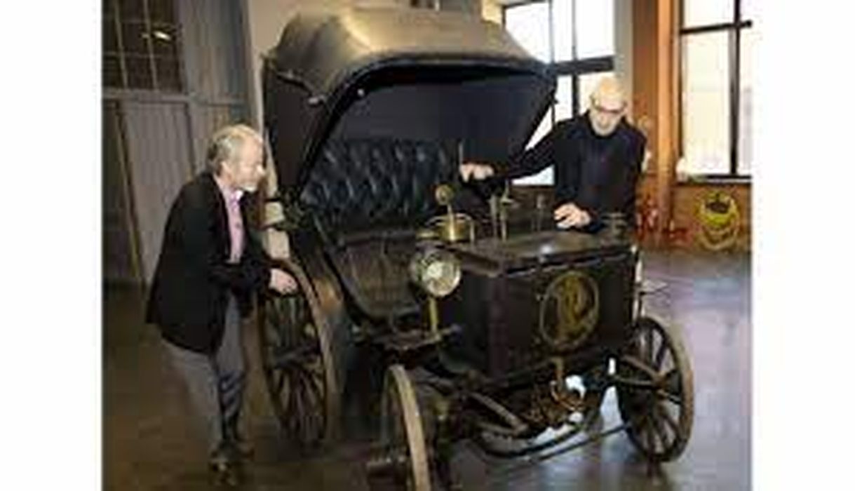 voiture automobile : Panhard et Levassor (Antoinette) de l'abbé Jules Gavois - © Ministère de la Culture (France), Médiathèque du patrimoine et de la photographie, diffusion GrandPalaisRmn Photo