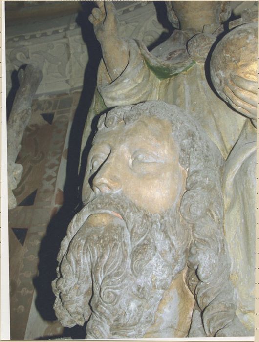 statue : saint Christophe, vue partielle