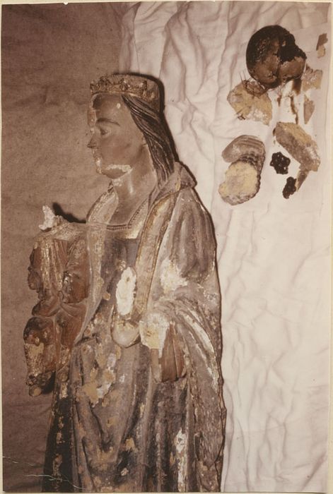 statue : Vierge à l'Enfant