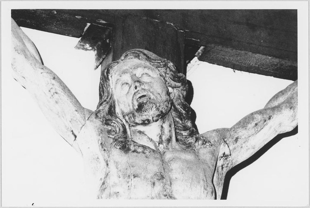 statue (grandeur nature) : Christ de calvaire, dit Four des Champs, vue partielle - © Ministère de la Culture (France), Médiathèque du patrimoine et de la photographie, diffusion RMN-GP