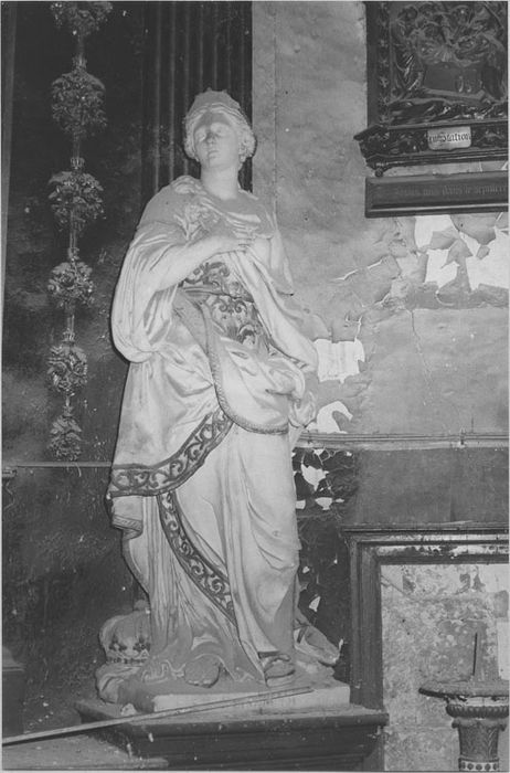 statue : Sainte Elisabeth