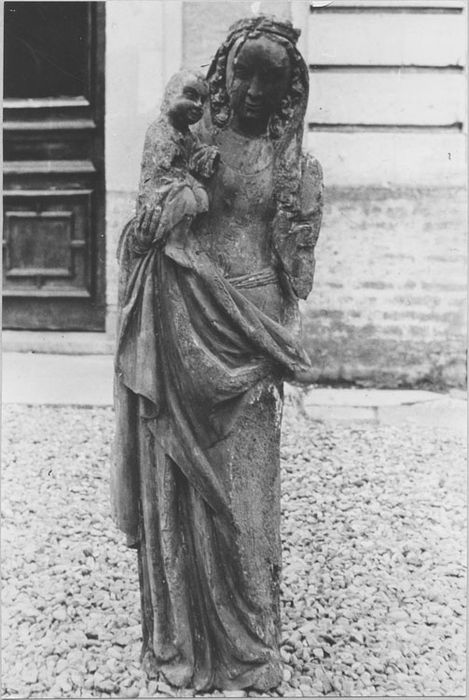statue : Vierge à l'Enfant