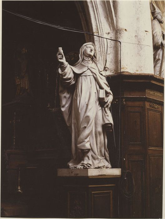 statue : Sainte Thérèse