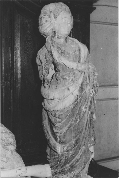 statue : Sainte Femme