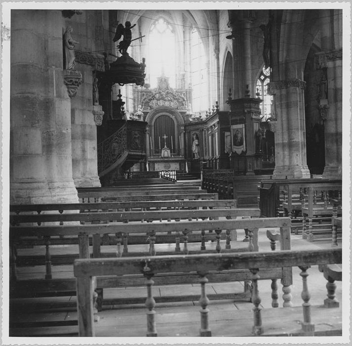 église paroissiale : Nef, vue partielle - © Ministère de la Culture (France), Médiathèque du patrimoine et de la photographie, diffusion RMN-GP