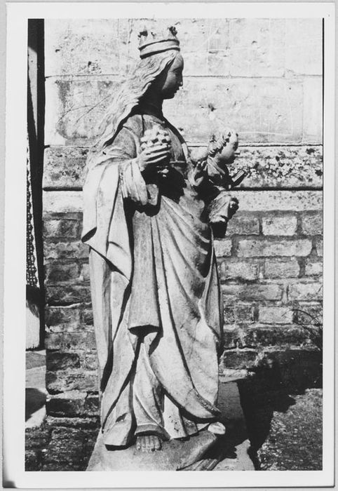 statue : Vierge à l'Enfant