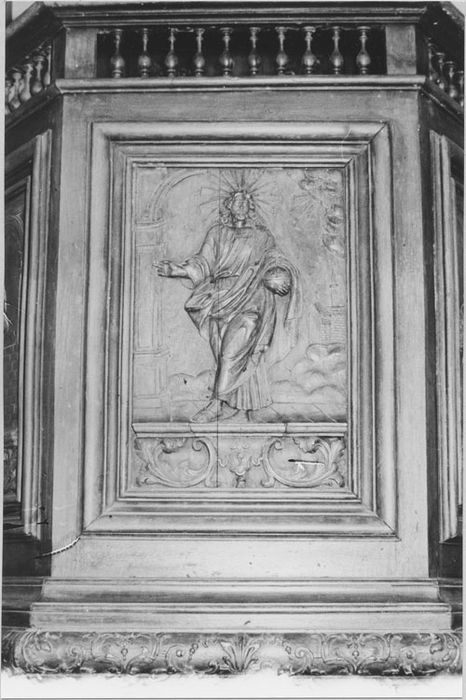 relief : Christ Sauveur du monde