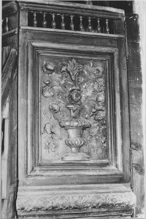 relief : bouquet de fleurs